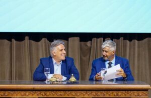 Llaryora inyecta $ 7.000 millones en una descentralización hospitalaria Llaryora inyecta $ 7.000 millones en una descentralización hospitalaria