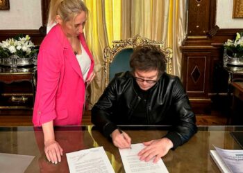 Milei dejó atrás los ataques y le envió una carta a Francisco