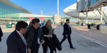 Milei partió rumbo a Suiza para participar del Foro Económico Mundial en Davos