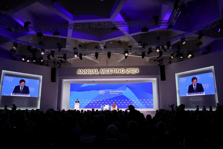 Fuerte crítica del Presidente a la agenda feminista y del ambientalismo en Davos