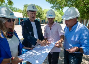 Passerini recorrió las obras de refacción de la escuela Azor Grimaut