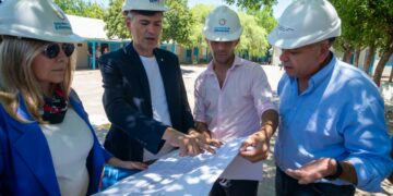 Passerini recorrió las obras de refacción de la escuela Azor Grimaut