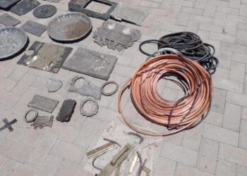 Recuperan placas de bronce de homenaje a Amadeo Sabattini