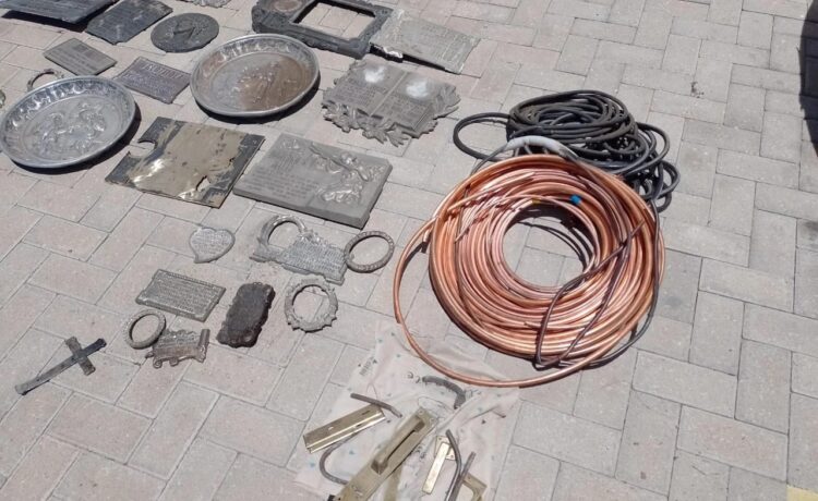 Los objetos fueron recuperados tras un allanamiento a una chacarita clandestina.