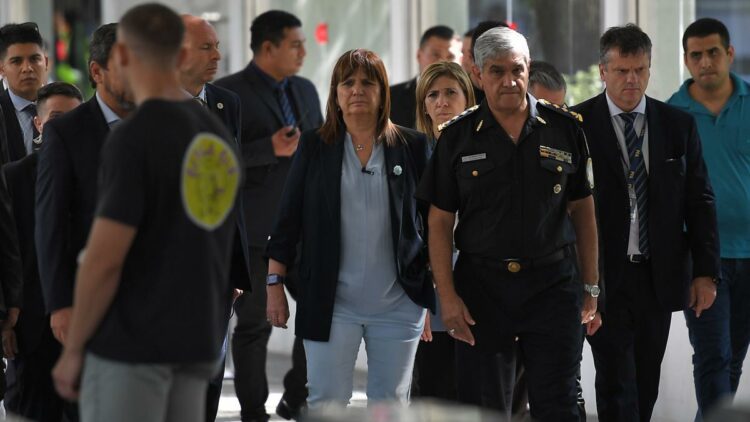 Patricia Bullrich, al salir del Hospital Churruca.