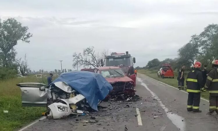Cuatro muertos, entre ellos dos niñas, por un choque frontal en Córdoba