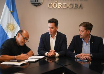 El primer acuerdo paritario, en línea con la recaudación