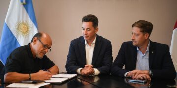 El primer acuerdo paritario, en línea con la recaudación