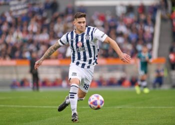 River viene a la carga por Rodrigo Villagra