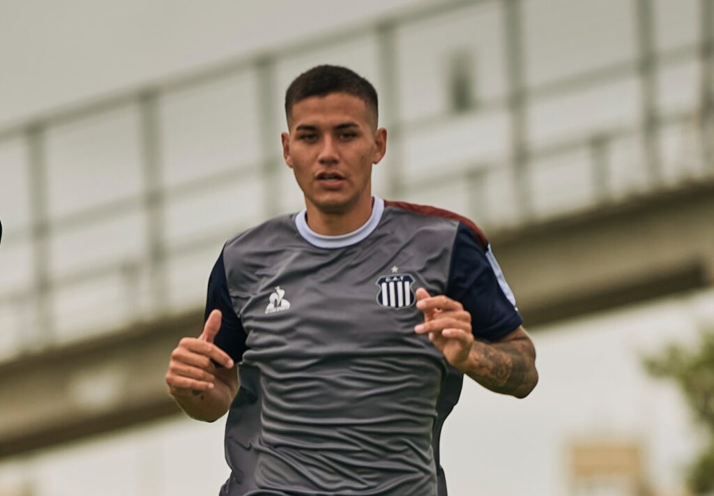 Alex Vigo se convirtió en el segundo refuerzo de Talleres