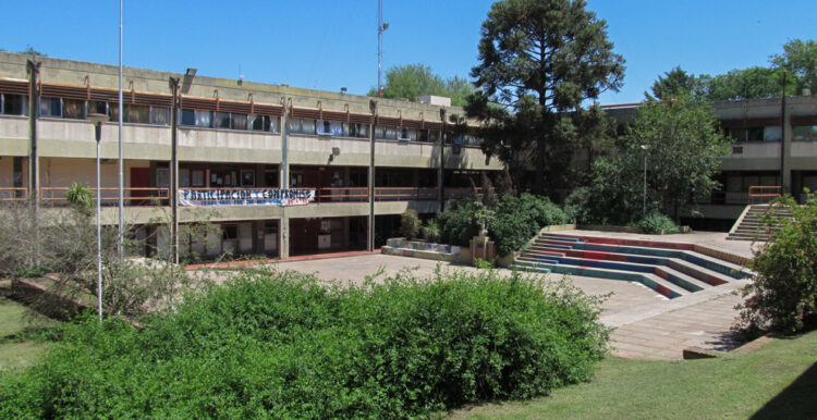 Por falta de fondos, la Universidad de Río Cuarto informó que no pagará sueldos en término