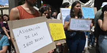 «Ruidazo» en Ciudad Universitaria y distintos puntos del país por la continuidad de becas del Conicet