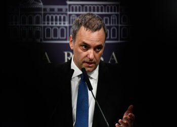 Adorni: «La palabra del Papa la respetamos pero con algunas de ellas no estamos de acuerdo»