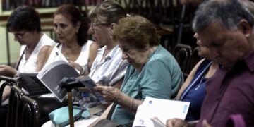 Las jubilaciones subirán un 27,18% desde marzo y sigue la espera por el bono
