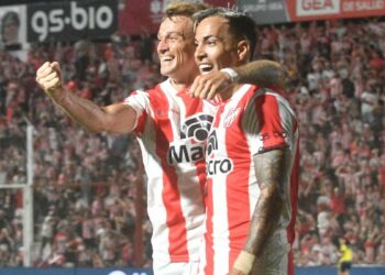 Instituto va por la punta en su visita a Banfield