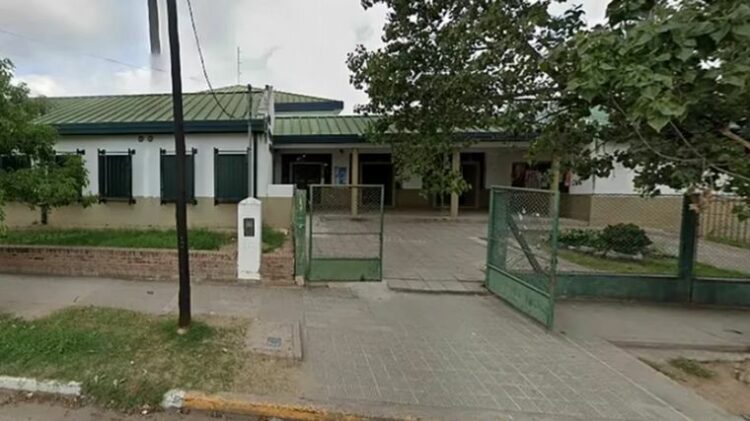 Un hombre intentó atacar a su ex pareja con un cuchillo en pleno acto escolar