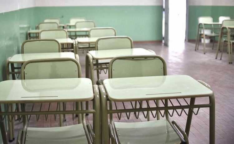 Atravesado por los paros docentes, el ciclo lectivo 2024 comienza el lunes en ocho distritos