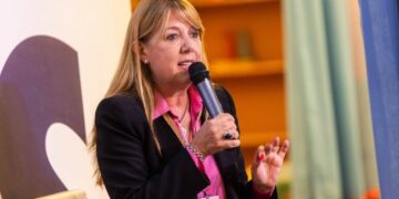 Torres apuntó contra Milei por hacer un «show mediático”