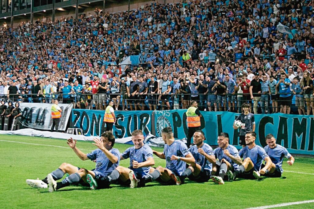 Belgrano goleó a Sarmiento y logró su primer triunfo en el torneo