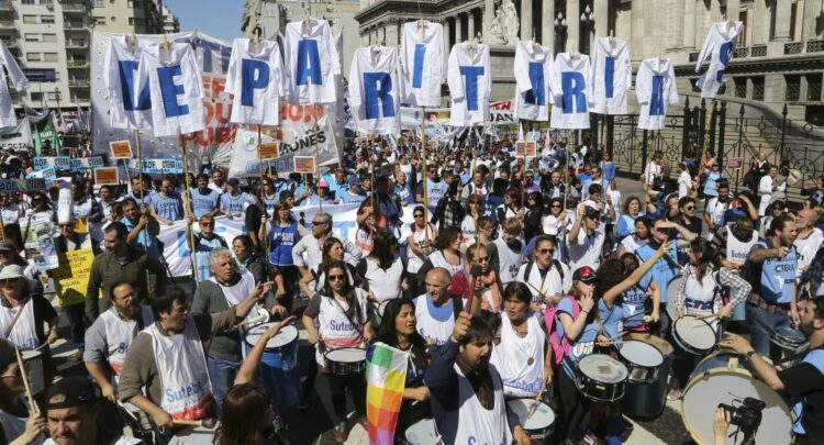 A días de comenzar las clases, docentes luchan por la paritaria y Milei insiste en que no habrá convocatoria