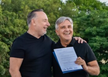 Llaryora le respondió a Milei y comparó su lista de «traidores» con un «pabellón de fusilamiento»