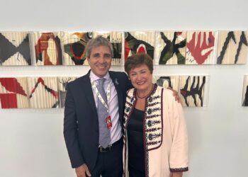 Tras la reunión con Caputo, el FMI resaltó «los esfuerzos para restaurar la estabilidad»