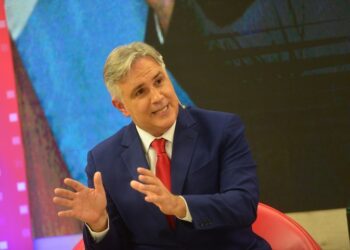 Llaryora volvió a cruzar a Javier Milei en medio de la tensión con los gobernadores e intendentes