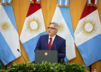 «Argentina sale con el interior o no va a salir nunca», dijo Llaryora en la apertura de sesiones ordinarias