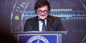 Milei volvió a cargar contra los diputados y advirtió: “No estamos jugando un juego”
