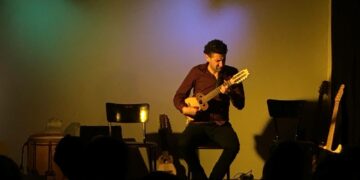 Un show con la alegría del charango