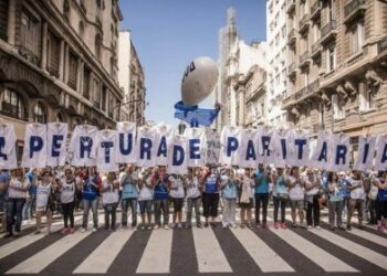 A días de comenzar las clases, docentes luchan por la paritaria y Milei insiste en que no habrá convocatoria
