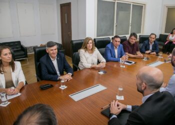 Passerini junto a intendentes de seis provincias declaran emergencia de transporte