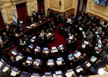 Crece la tensión con el Ejecutivo por la falta de asistencia social