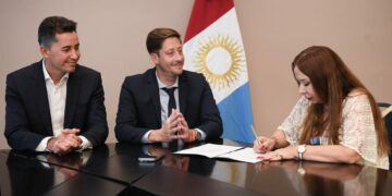La Provincia firmó el acuerdo salarial con Unión Ferroviaria
