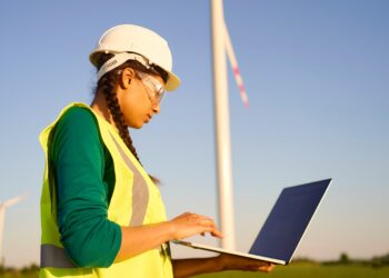Las tecnológicas y las energéticas pisan fuerte entre los rubros con mayor demanda laboral para este año
