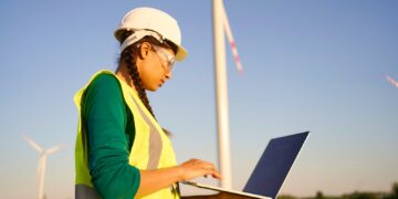 Las tecnológicas y las energéticas pisan fuerte entre los rubros con mayor demanda laboral para este año