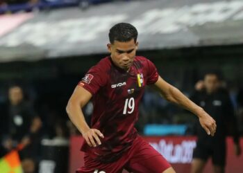 Navarro: “Mis compañeros me están haciendo sentir como en casa”