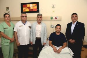 Policías recuperaron dos vehículos robados y 50 vecinos los atacaron a piedrazos Policías recuperaron dos vehículos robados y 50 vecinos los atacaron a piedrazos