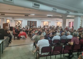 La UCR insistió en advertir que Llaryora busca «comprar» dirigentes