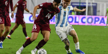En el último segundo, Venezuela rescató un empate ante Argentina