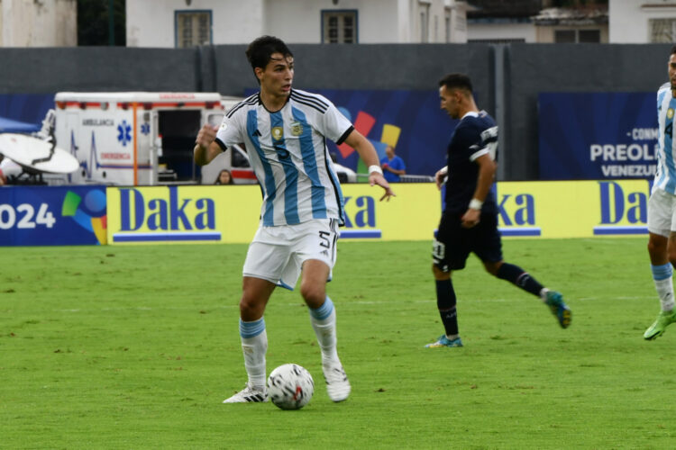 Argentina no jugó bien y rescató un punto ante Paraguay