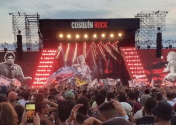 En primer día del Cosquín Rock, Divididos hizo estallar y emocionar a los asistentes