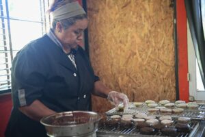 Alfajores de peperina, la innovación de una emprendedora cordobesa