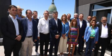 Passerini lideró el reclamo de intendentes por la eliminación de subsidios al transporte
