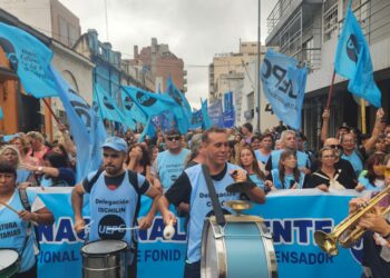 Docentes públicos de Córdoba definen mañana si aceptan o rechazan la propuesta salarial