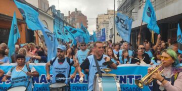 Docentes públicos de Córdoba definen mañana si aceptan o rechazan la propuesta salarial