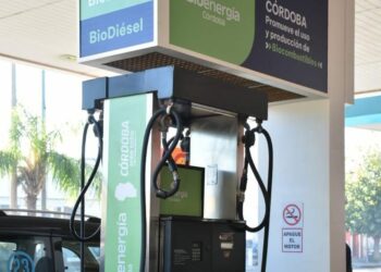 Córdoba entrega tarjetas para cargar biocombustibles en vehículos de manera gratuita