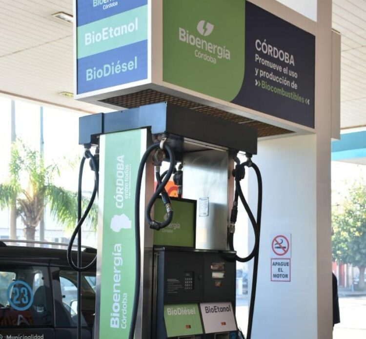 Córdoba entrega tarjetas para cargar biocombustibles en vehículos de manera gratuita