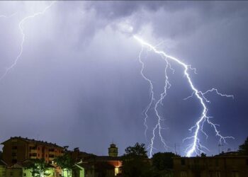 Alertas por tormentas de nivel amarillo en once provincias del país