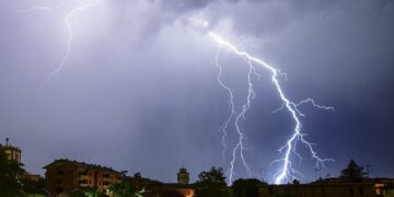 Alertas por tormentas de nivel amarillo en once provincias del país